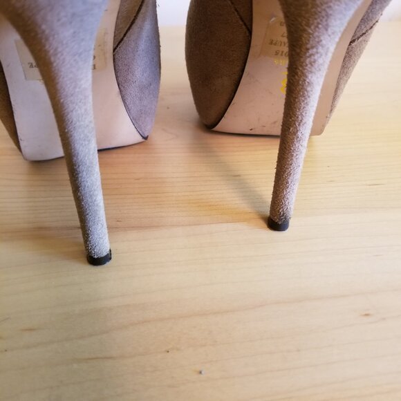 BAKERS suede booties with back bows 5in heel size 6 - Picture 3 of 9